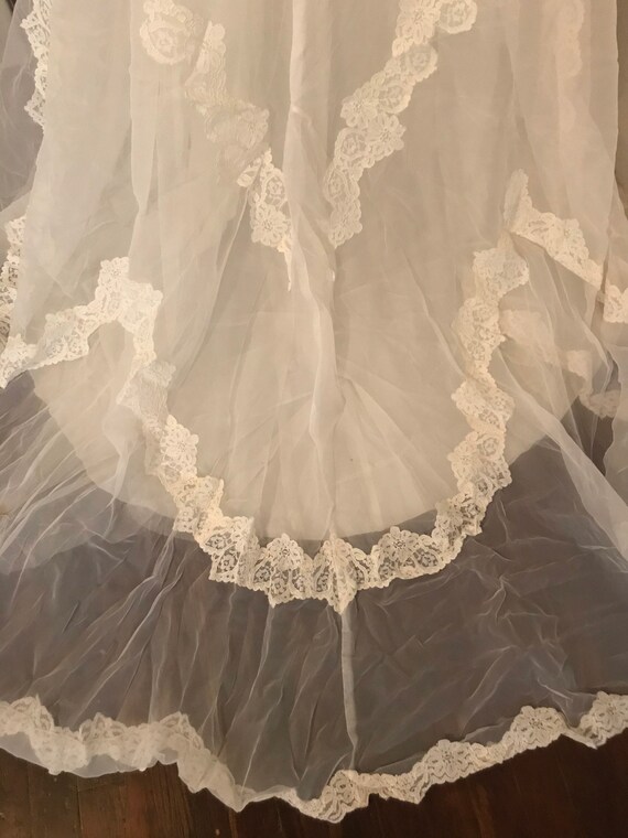 Vintage IGLWU Victorian Style Lace Wedding Dress - image 7