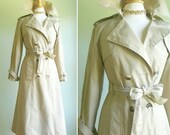 Vintage tan trench coat, fit and flare A line, dress or casual spring, fall light warmth blue, white plaid check liner