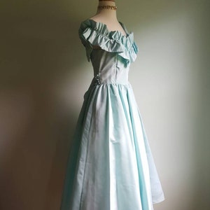 Vintage 1970s 1980s pale baby aqua blue Gunne Sax dress, taffeta pastel formal princess gown, off shoulder ruffle, full skirt image 5
