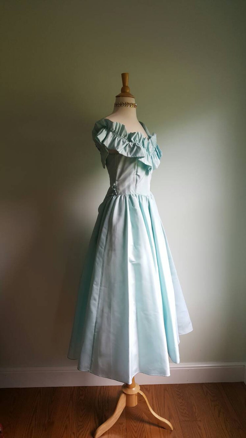 Vintage 1970s 1980s pale baby aqua blue Gunne Sax dress, taffeta pastel formal princess gown, off shoulder ruffle, full skirt image 5