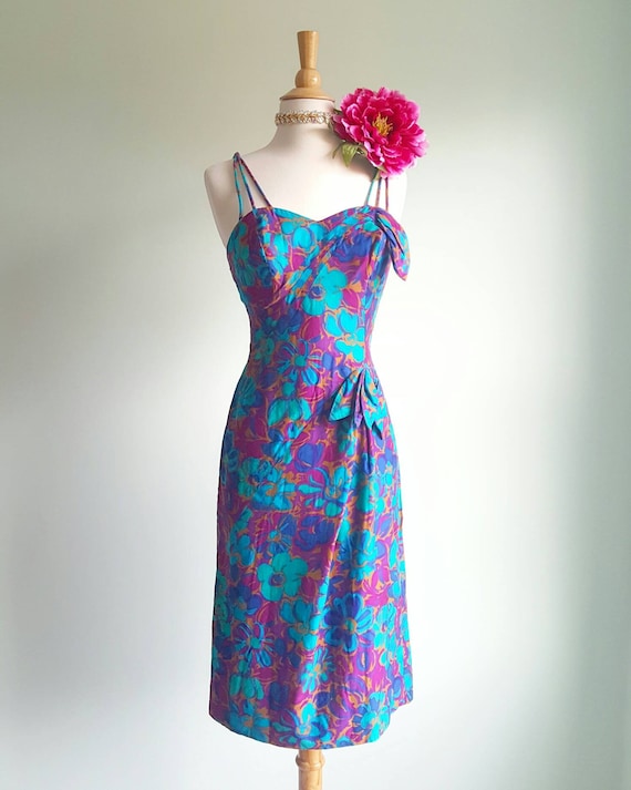 Vintage 1950s Hawaiian dress, tropical floral pri… - image 1