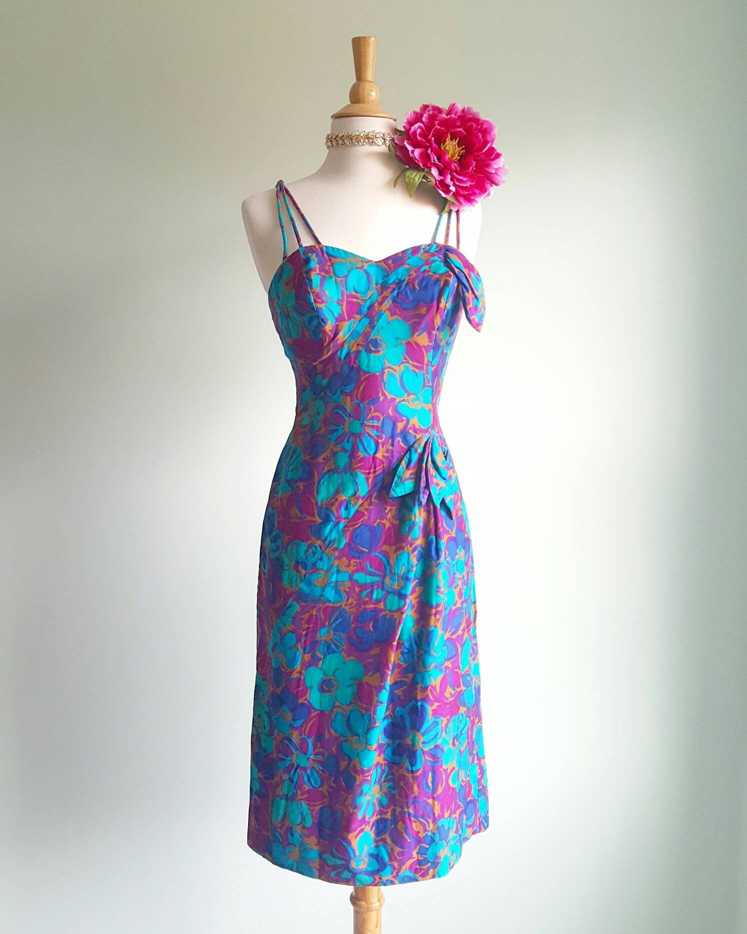 Vintage 1950s Hawaiian Dress, Tropical Floral Print, Pencil