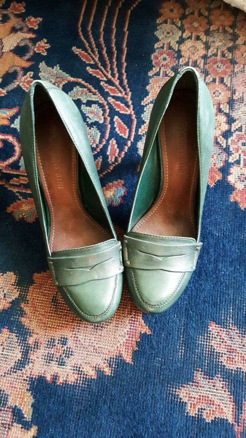 Vintage 1990s does 1940s dark forest green leather platform loafer heels, 1940s style shoes, casual or dress, US 6 M image 9