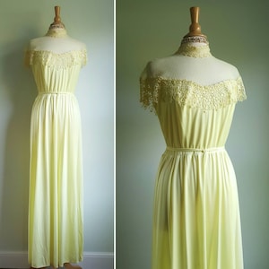 Vintage 1970s Victorian Edwardian look yellow dress, Swiss dot mesh net neck, floral lace high neck and capelet, party, formal, wedding