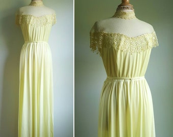 Vintage 1970s Victorian Edwardian look yellow dress, Swiss dot mesh net neck, floral lace high neck and capelet, party, formal, wedding