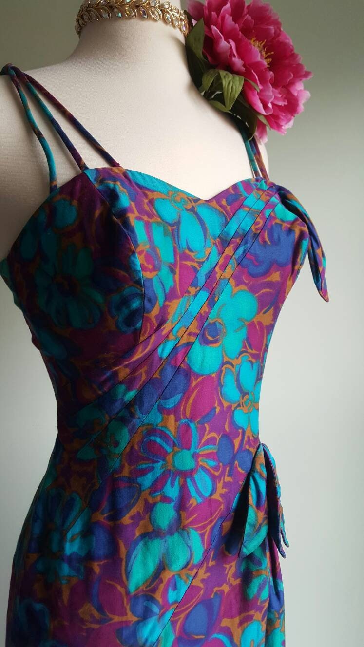 Vintage 1950s Hawaiian Dress, Tropical Floral Print, Pencil
