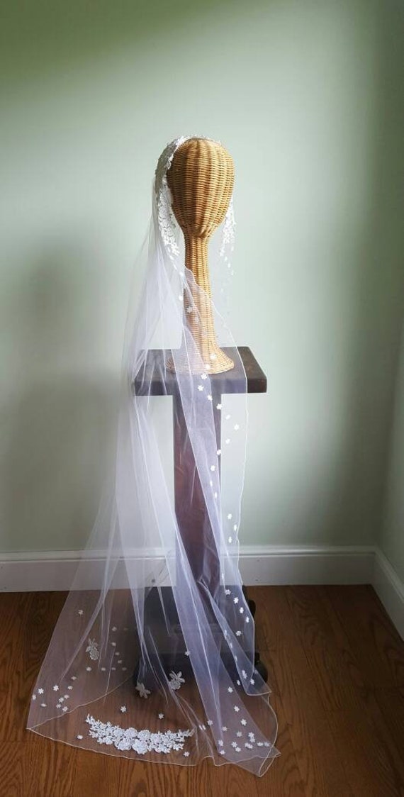 Vintage 1970s 1980s long white tulle net veil, sc… - image 9