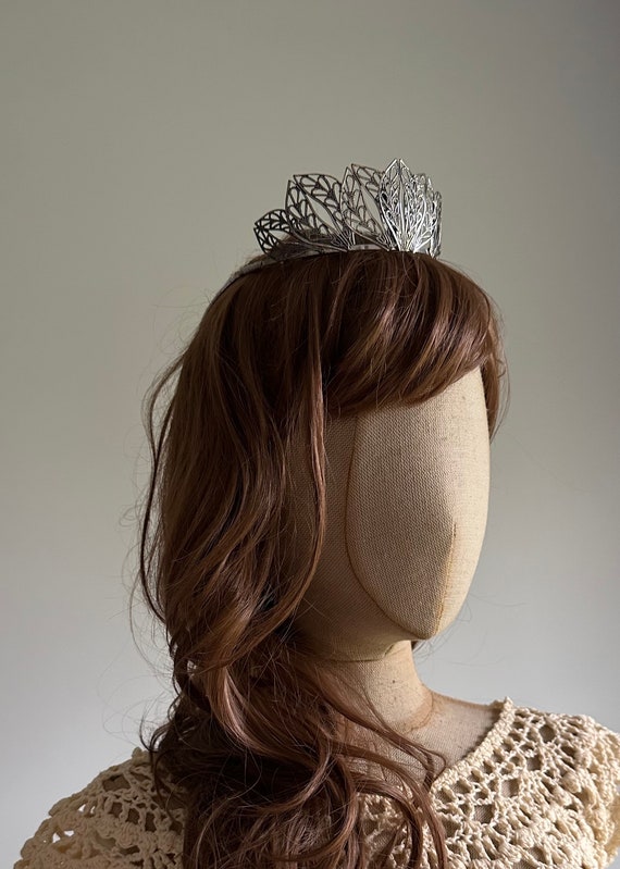 Exquisite silver metal filigree leaf crown tiara,… - image 9