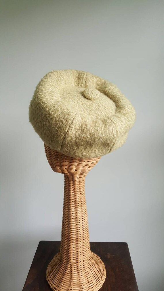 Vintage 1950s 1960s pea green wool pillbox hat, b… - image 7