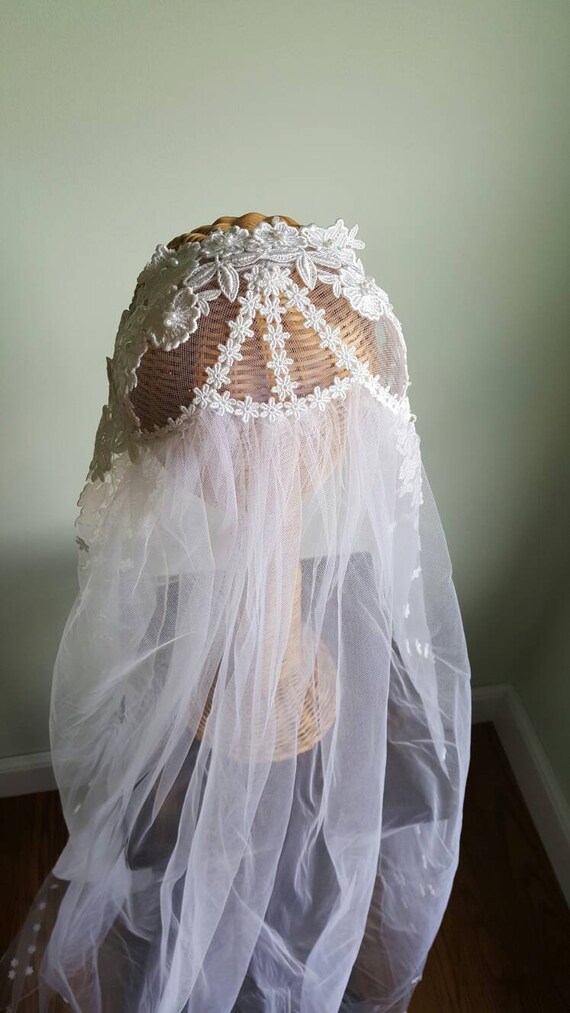 Vintage 1970s 1980s long white tulle net veil, sc… - image 5