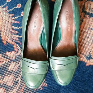 Vintage 1990s does 1940s dark forest green leather platform loafer heels, 1940s style shoes, casual or dress, US 6 M image 8