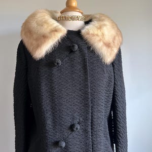 Vintage 1950s 1960s black textured wool  coat with blonde mink fur collar, formal dress or casual, medium