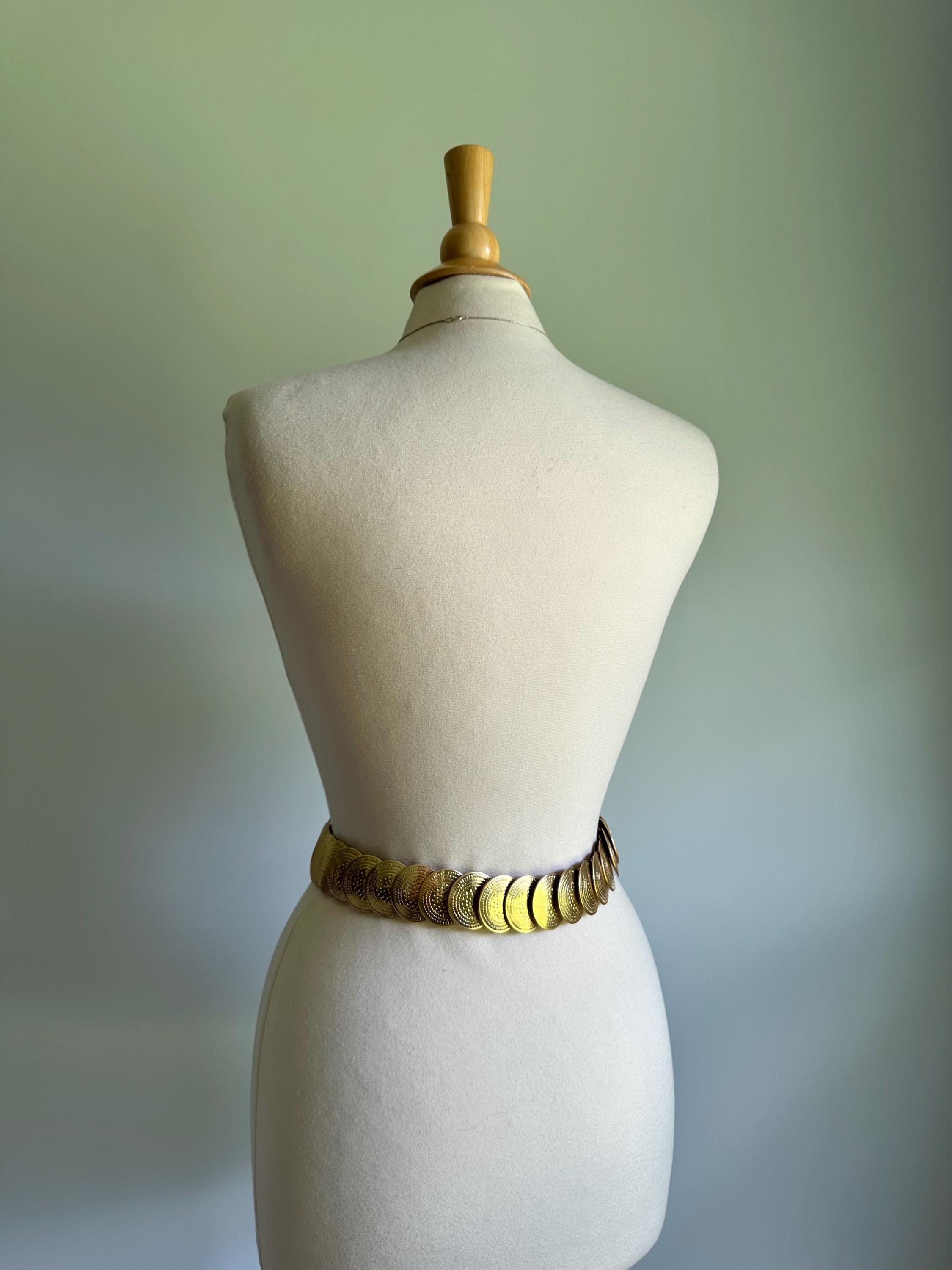 Vintage Gold Stretch Belt with Decorative Medallion Vintage Gold Medallion Chain Belt – Very Breezy main image 4