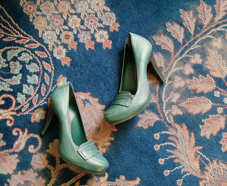 Vintage 1990 hace tacones mocasines de plataforma de cuero verde bosque oscuro de la década de 1940, zapatos estilo años 40, casual o vestido, US 6 M imagen 7