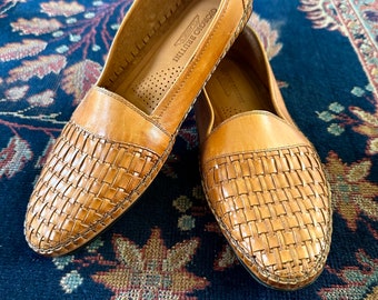 Men’s Georgio Brutini cognac brown woven leather loafers, casual or dress shoes, slip on, rubber sole Italian style, 9 D