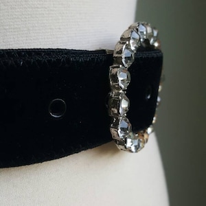 Vintage 1960s does 1920s 1930s jewel buckle black velvet belt, formal, cocktail, special occasion, dress, diamond look image 7