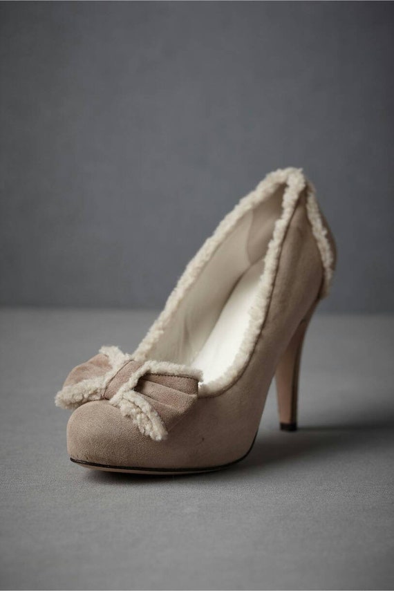 Vintage-style suede and shearling bow heels, 1920… - image 2
