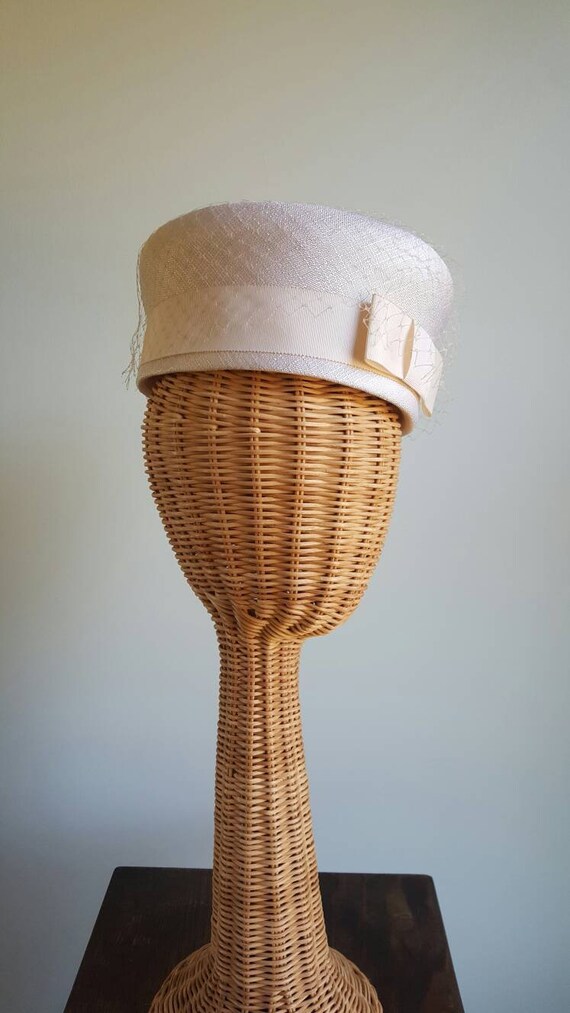 Vintage 1950s 1960s ivory cream pillbox hat, gros… - image 6