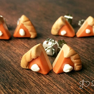 Pumpkin Pie Earrings, Thanksgiving Earrings, Christmas Earrings, Pumpkin Pie Charms, Pie Earrings, Miniature Food, Clay Earrings