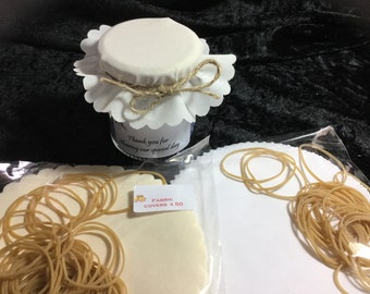 50 x Marmeladendose Deckelaufsätze Hochzeit einfarbig weiß oder creme 3 Größen vorhanden x 50 plus Bindebänder und Dose Etikett.