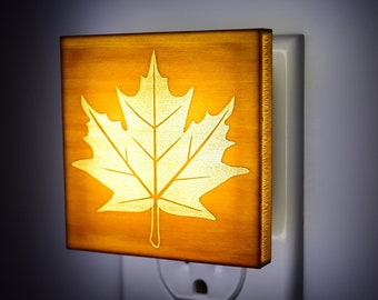 Maple Leaf nightlight- Canada - nature - Rustic Cabin- Wooden -light, baby, kids, bedroom, bathroom, hallway, Living Room, home decor