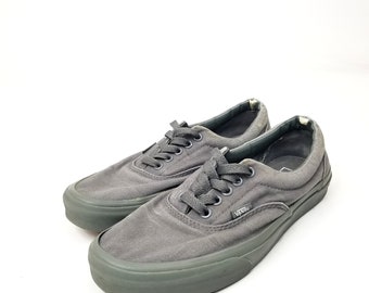 Vans Off The Wall Low Triple Gray Skateboarding Shoes Men's Size 9 or Women's Size: 10.5