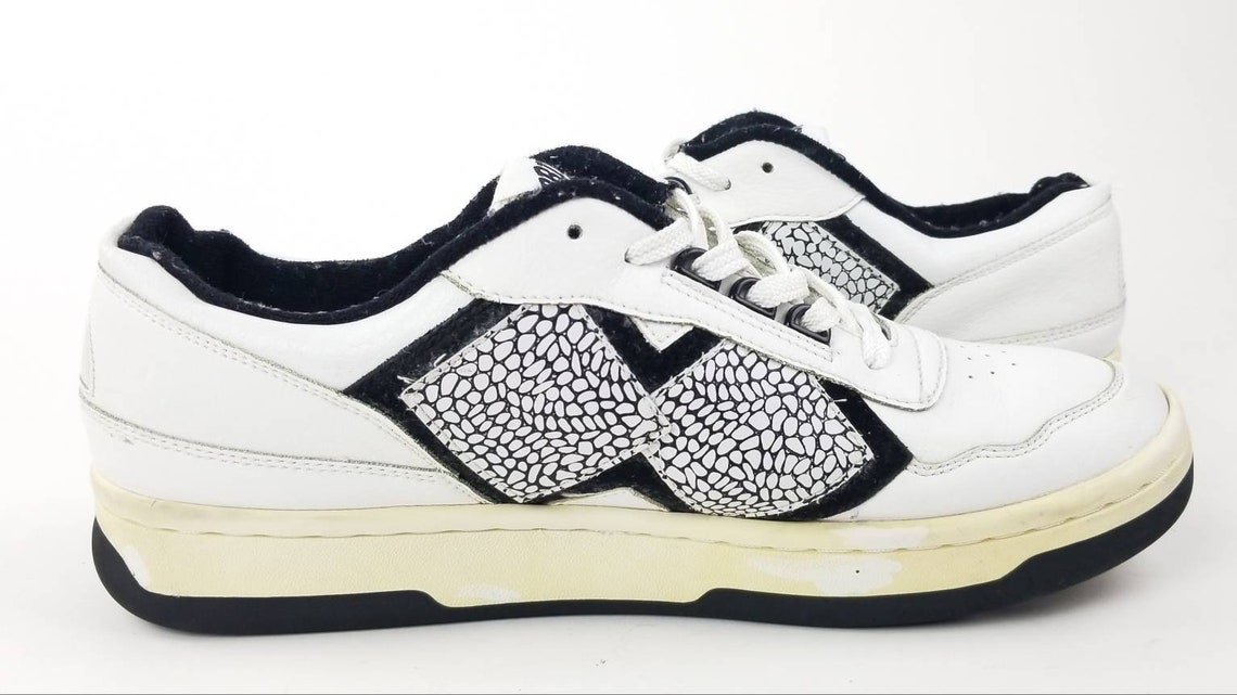 vintage british knights sneakers