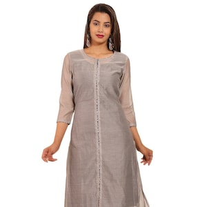 Solid Color Chanderi Silk Straight Kurta in Light Grey
