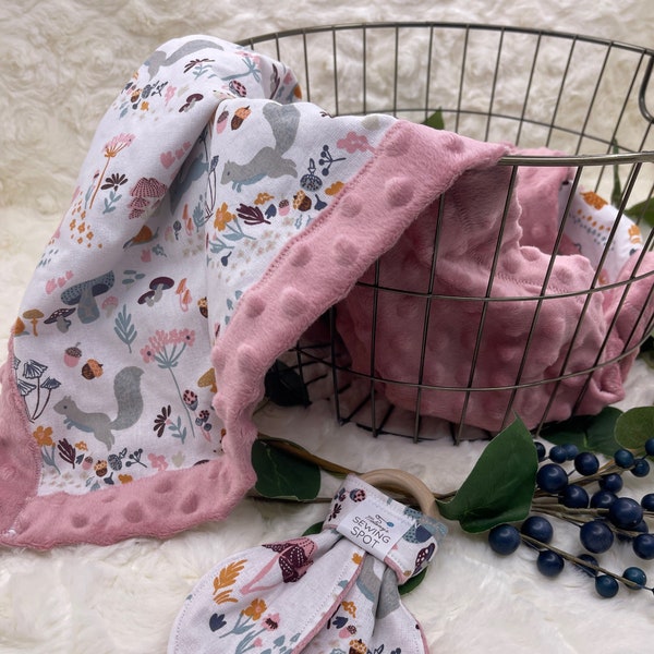 Animal Minky Baby-Blanket Girl-Baby Blanket-Baby squirrel Minky Blanket-Nursery-Squirrel Nursery-Animal Theme baby shower