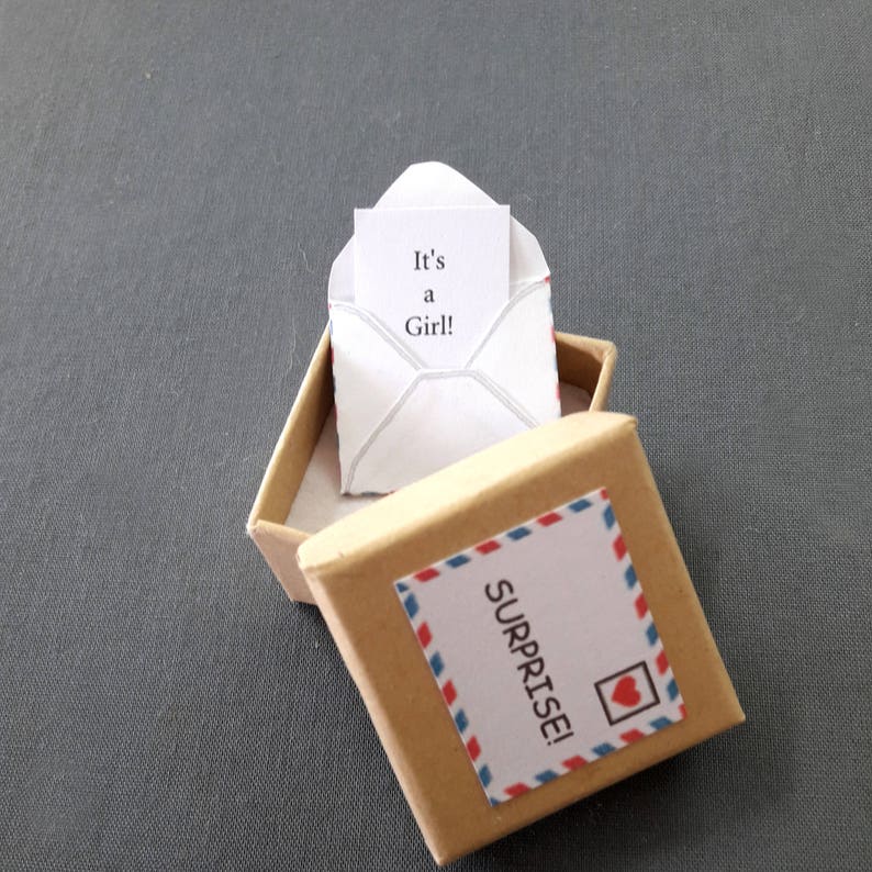 It's a girl! Pregnancy mini card