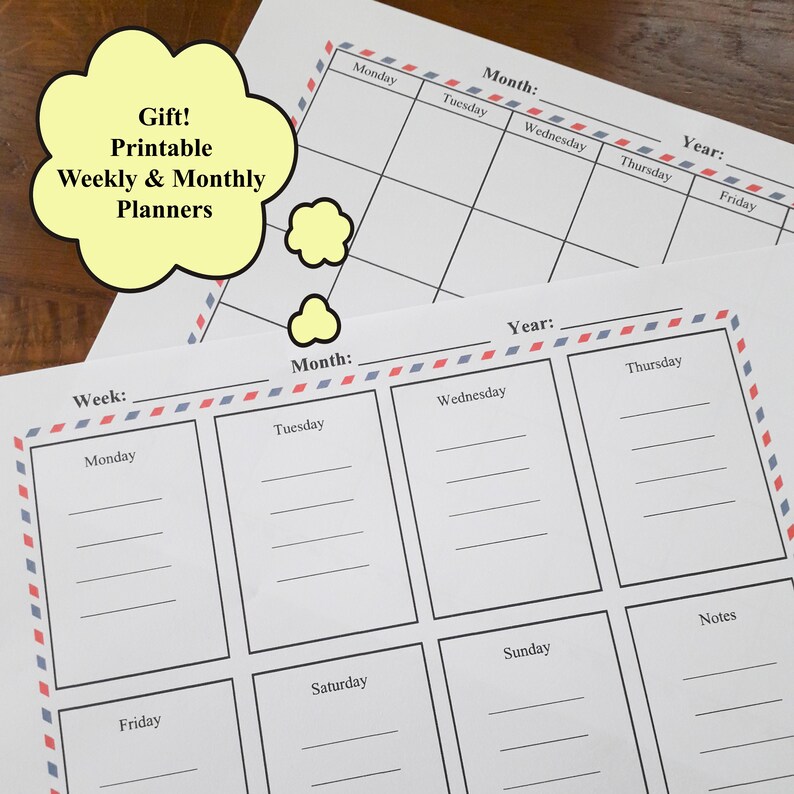 In addition to the mother-daughter date cards, you will also get a gift: weekly and monthly planners.
