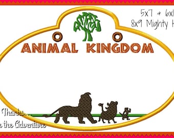 In The Hoop Elenco Membro Animal Kingdom Rei Leão Nome Carrinho Etiqueta Aplique Máquina de Bordado Digital Design Arquivo Vários Tamanhos