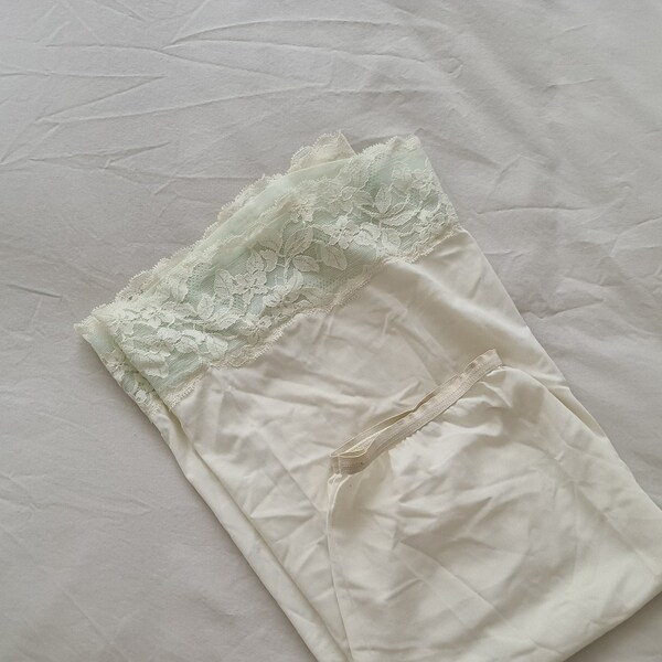 Half Slip Petticoat by Vanity Fair (size 14 Aus/UK & 7/US)
