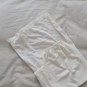 Halka typu half slip z lat 60. (rozmiar S 8-10 Aus/UK i 4-5/US)