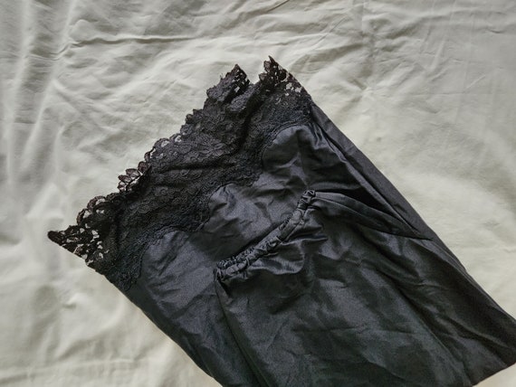 Half Slip Petticoat by Van Raalte Lingerie (size 12-1… - Gem