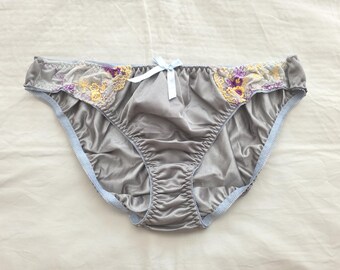 Silky Lo Rise Bikini Panties from Japan (size 18 Aus/UK & 9/US, Japan 5L)