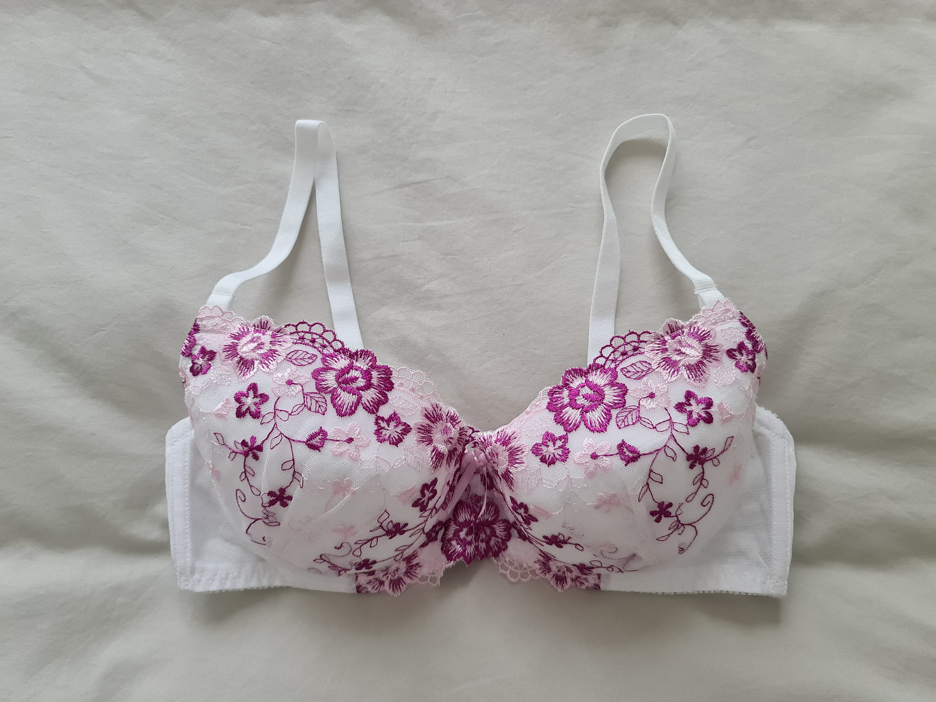 Daydream #44795 Non-wired Padded Bra - Off-White/Floral – The Pink Boutique