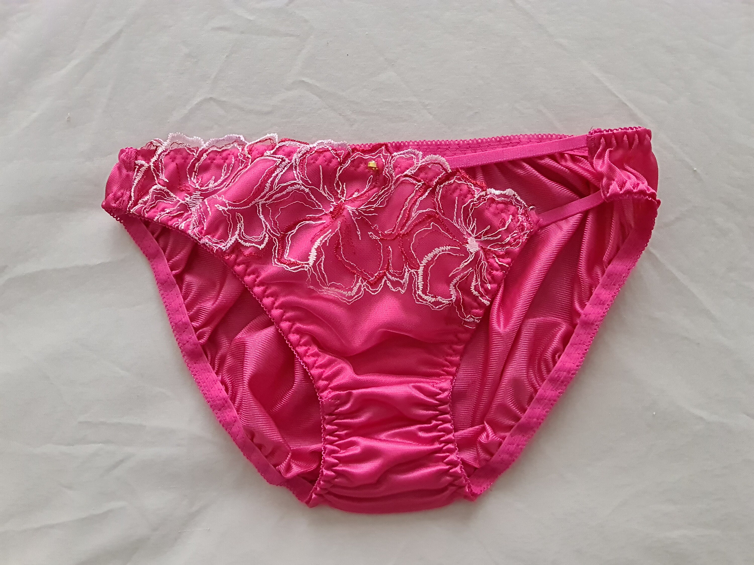 size 10 AusUK /& 5US Silky Thong Flutter Panties from Japan