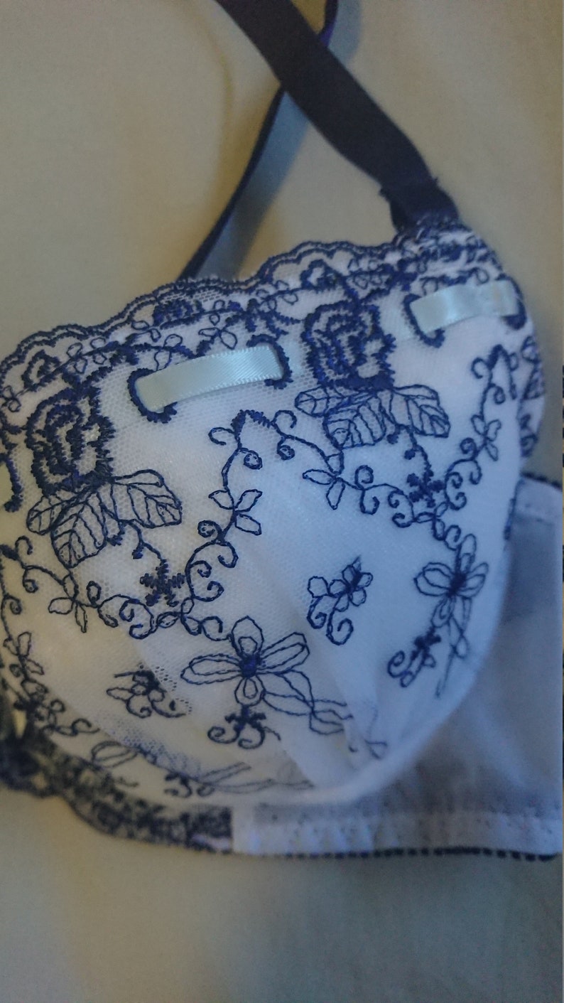 size 12C Aus and 34C USUK, E75 Japan Vintage Bra from Japan
