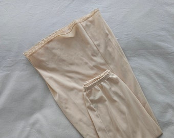 Half Slip Petticoat by Vanity Fair Lingerie (size 12 Aus/UK & 6/US)