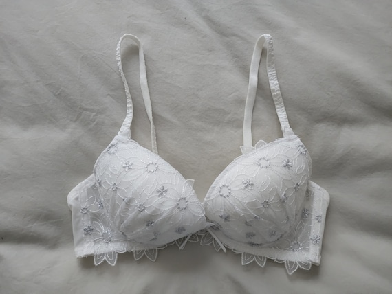 34D 70s Sheer White Floral Lace Nursing Bra – Flying Apple Vintage