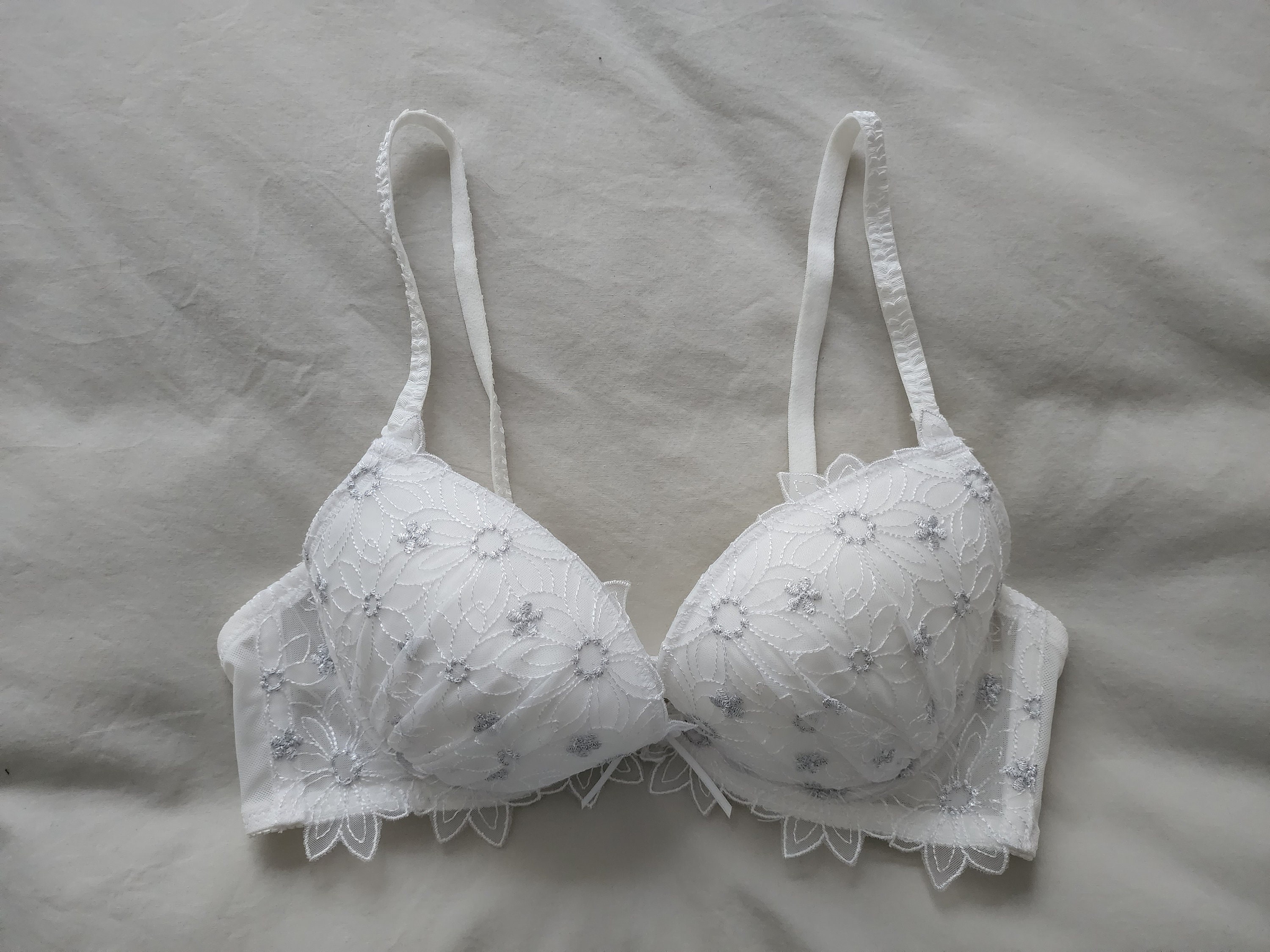 Vintage Bra From Japan size 12B Aus & 34B US/UK, D75 Japan 