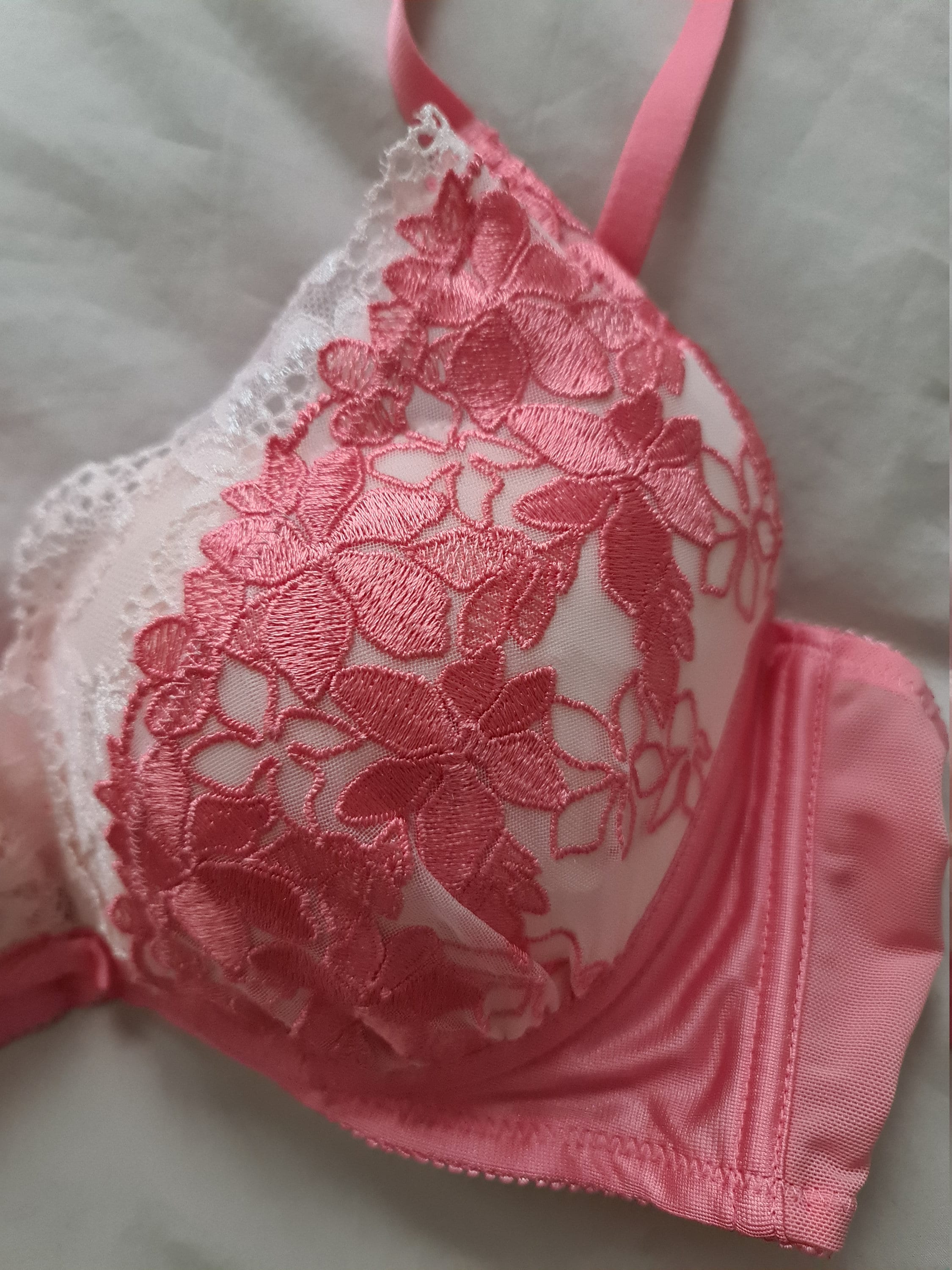 Vintage Bra From Japan size 12B Aus & 34B UK/US, Japan D75 -  Finland