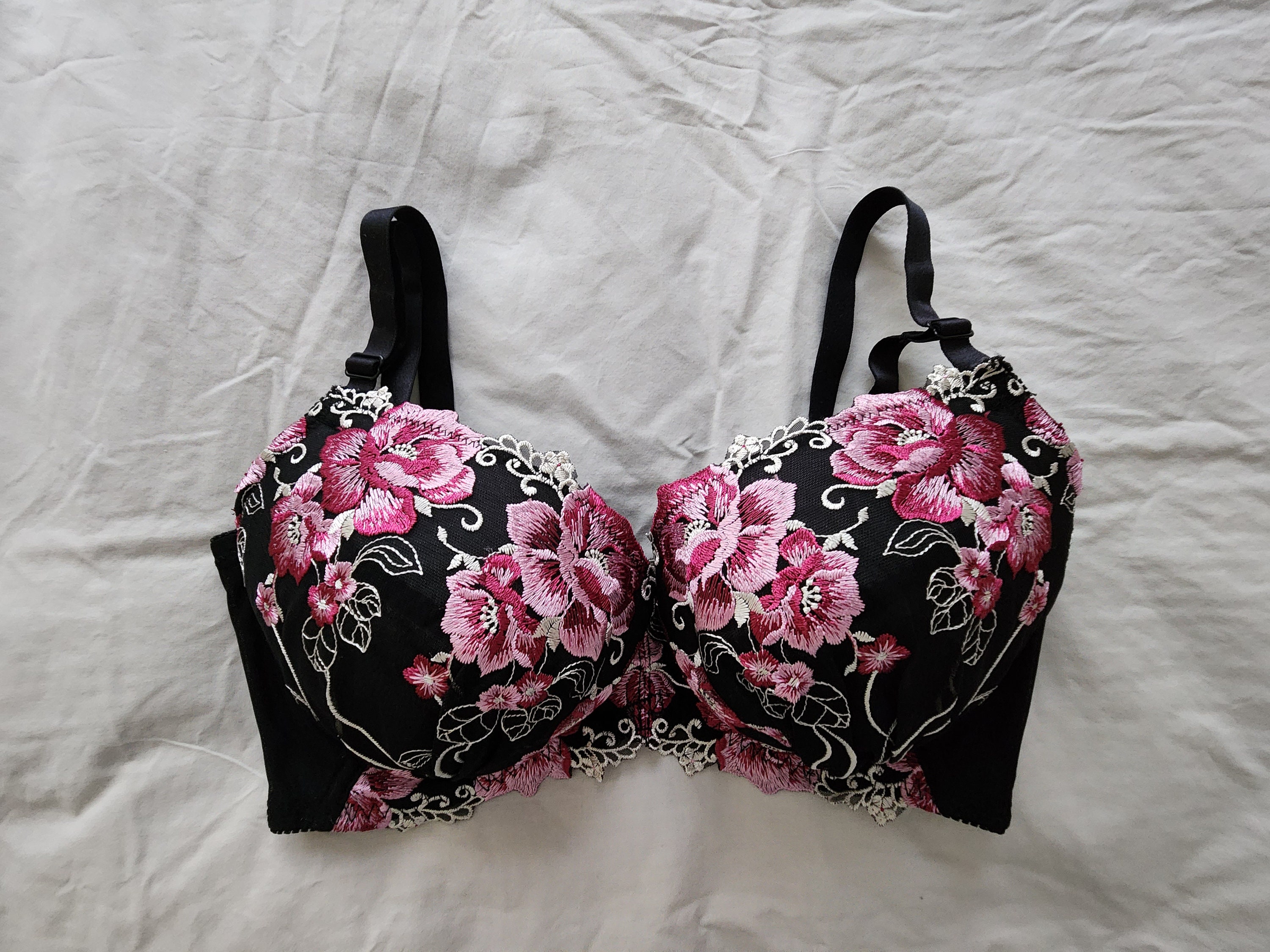 Vintage Bra From Japan size 12D Aus & 34D UK/US, Japan F75 