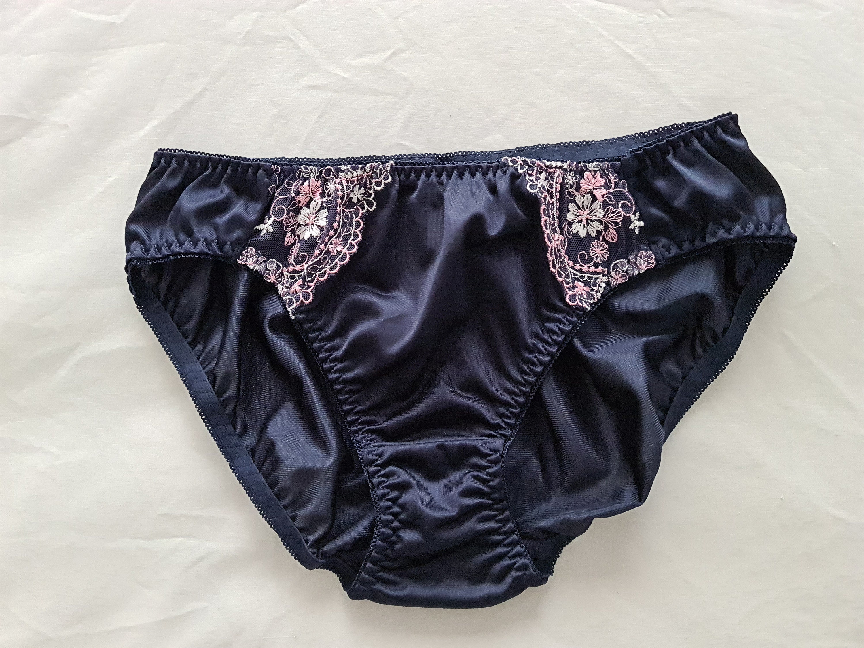 【日本入手困難】Embroidered silk and wool panties Sand Beige Embroidered Silk And Wool Panties | Miu Miu