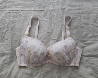 Vintage Bra from Japan (size 14C Aus & 36C UK/US, Japan E80