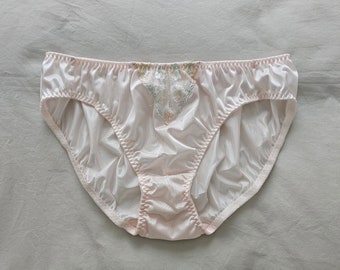 Silky Hipster Bikini Panties from Japan (size 18 Aus/UK & 9/US, Japan 5L)