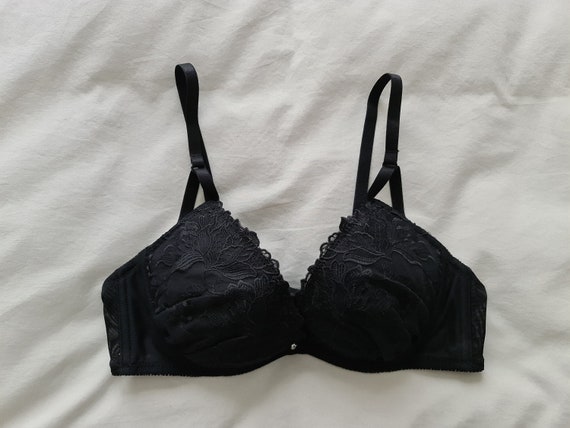 Vintage Bra from Japan (size 12B Aus & 34B US/UK, D75 Japan)