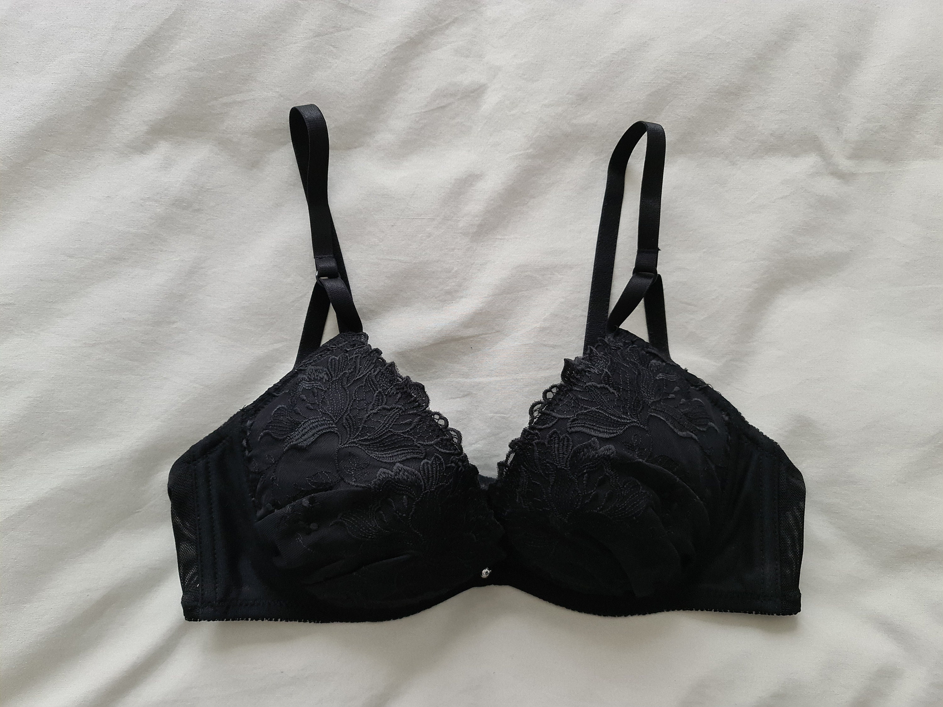 Vintage Bra From Japan size 12B Aus & 34B UK/US, D75 Japan