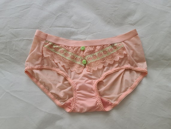 Silky Boy Short Panties by Triumph Lingerie size 12 Aus/uk & 6/US 